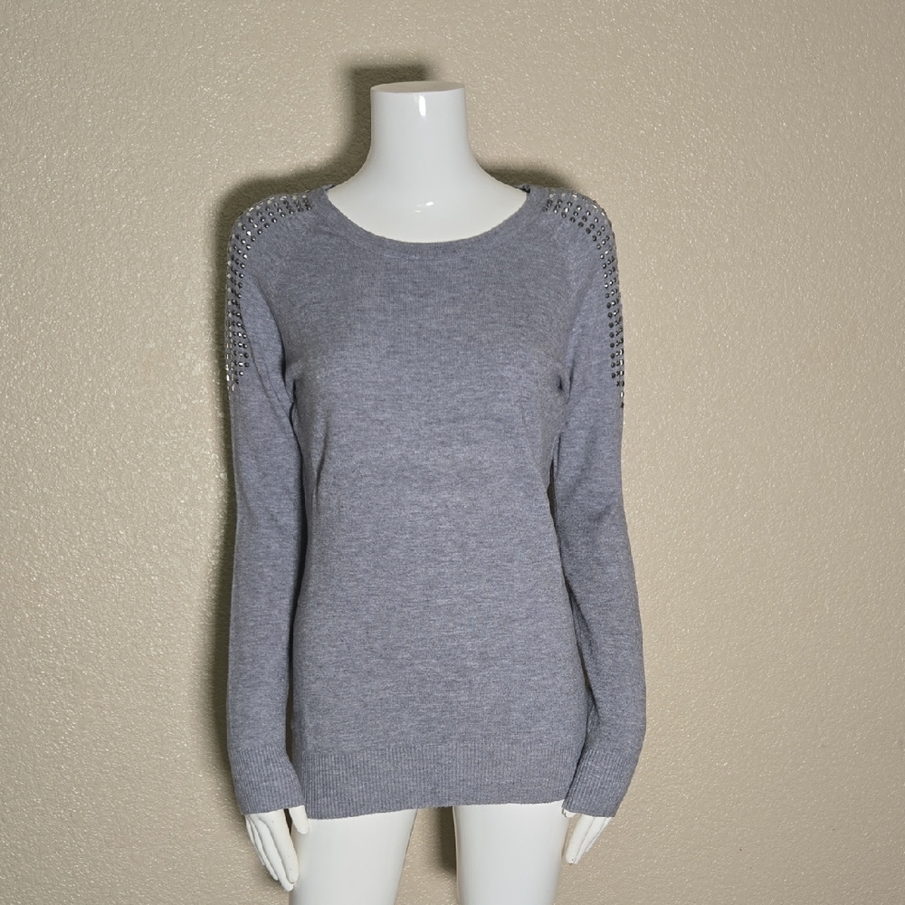 Elegant Gray Sweater with Shoulder Details